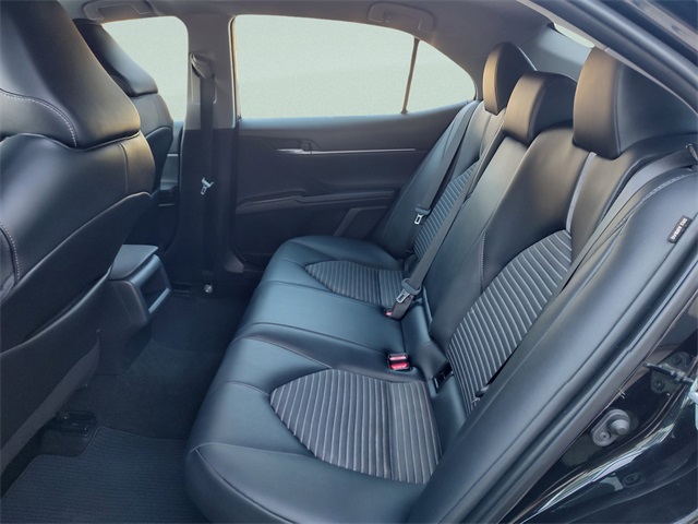 2023 Toyota Camry Hybrid SE photo 9