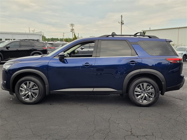 2025 Nissan Pathfinder SV photo 4