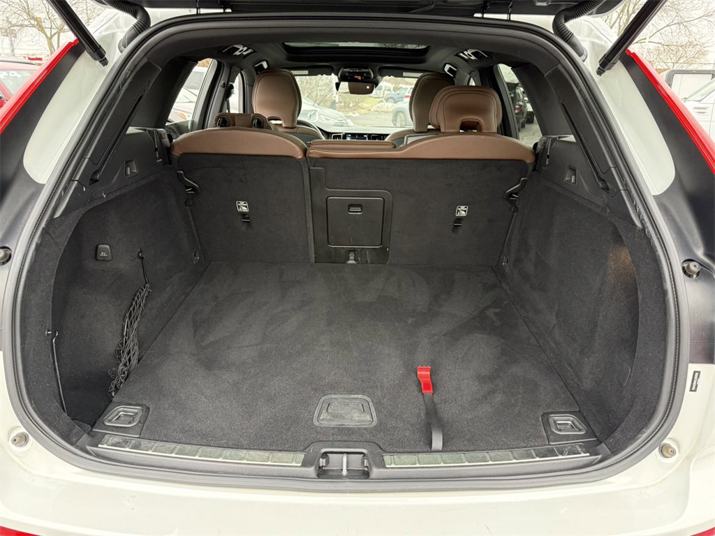 2020 VOLVO XC60 - Image 32