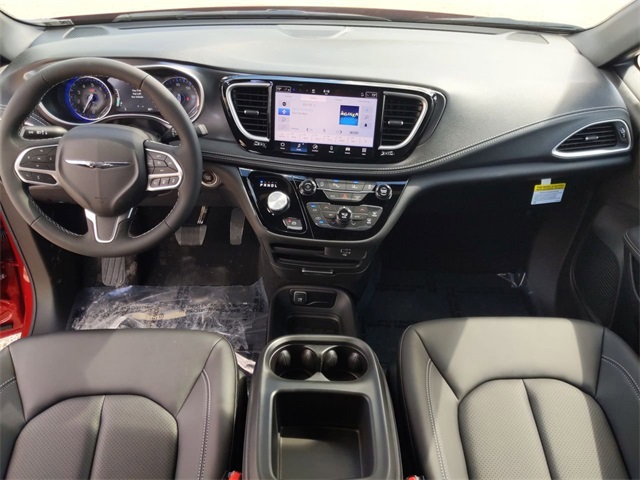 2026 Chrysler Pacifica photo 17