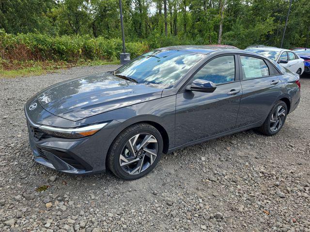 2025 Hyundai Elantra Blue's photo