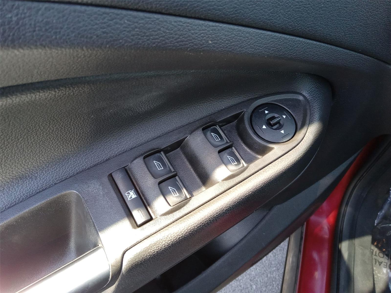 2018 Ford Escape SEL photo 14