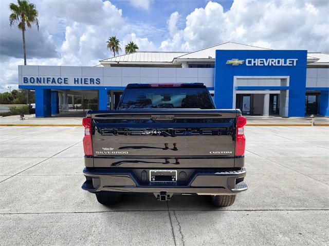 2026 Chevrolet Silverado 1500 Custom photo 4