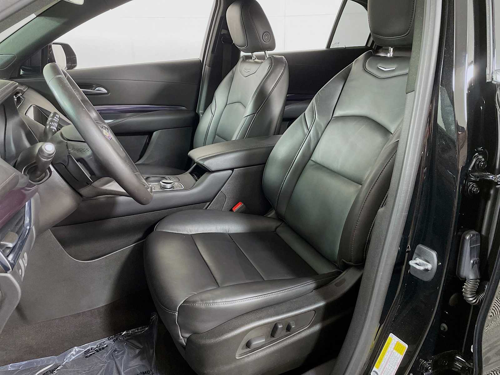 2023 Cadillac XT4 Luxury photo 14