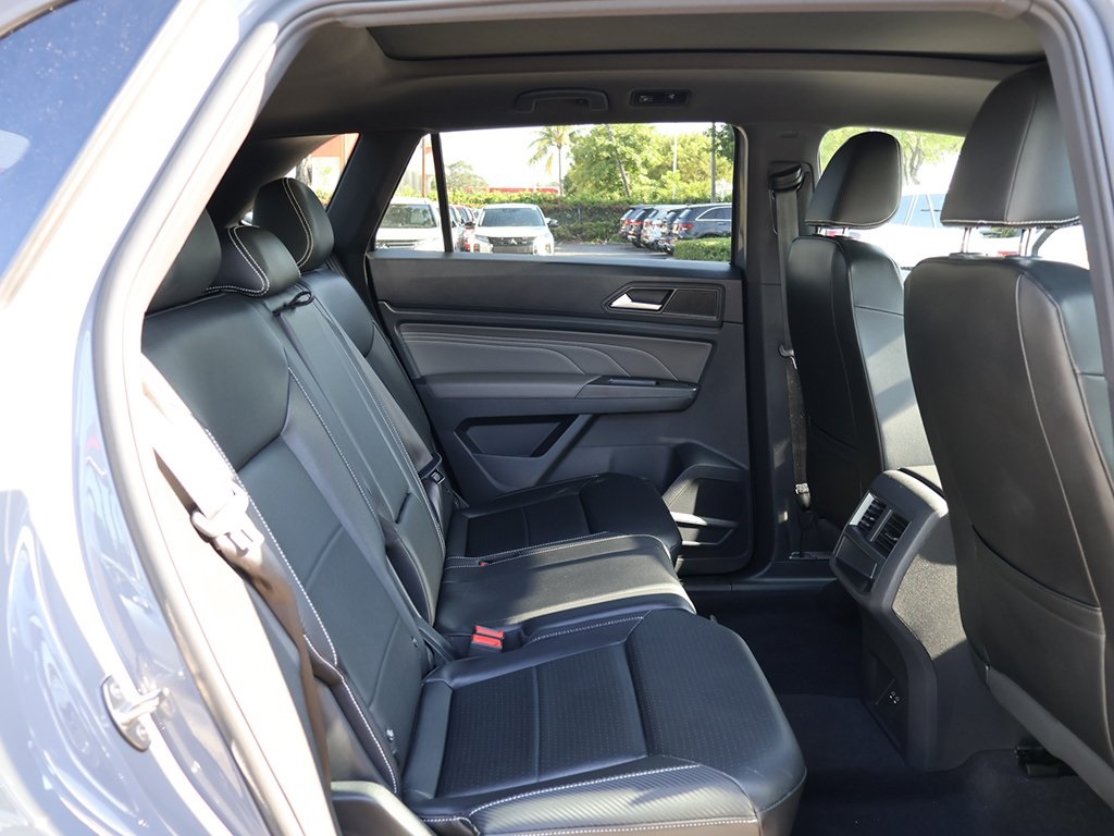 2021 Volkswagen Atlas Cross Sport V6 SE Technology R-Line photo 33