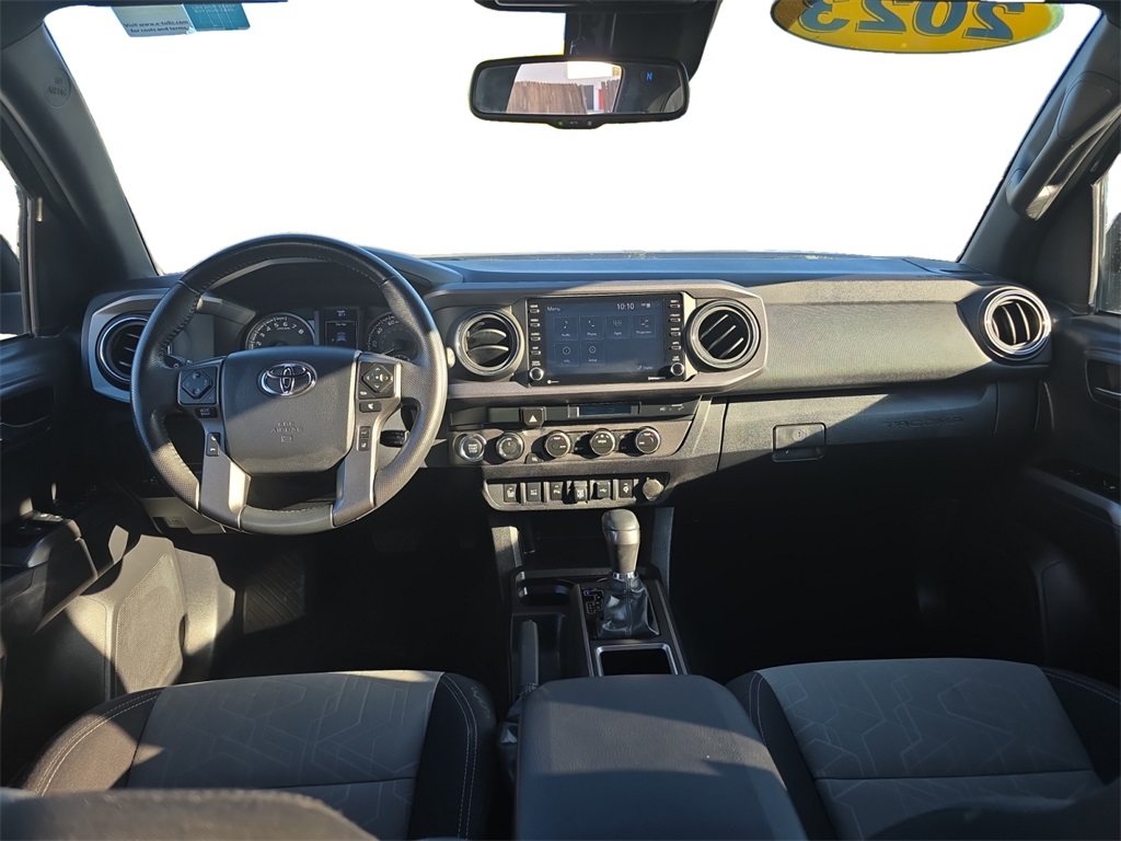 2023 Toyota Tacoma TRD Off-Road photo 2