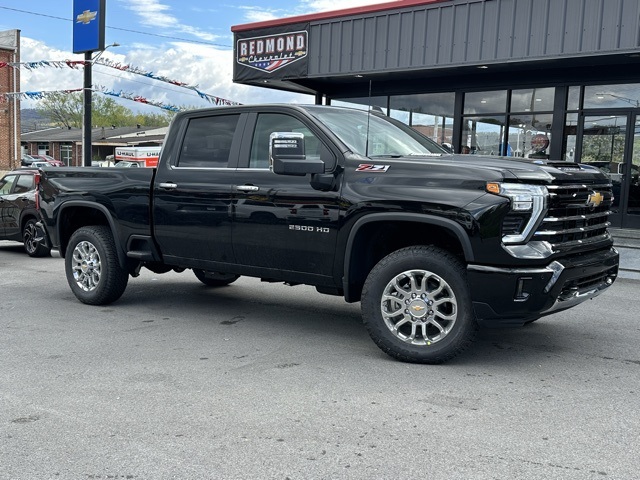 2025 Chevrolet Silverado 2500HD LT photo 2