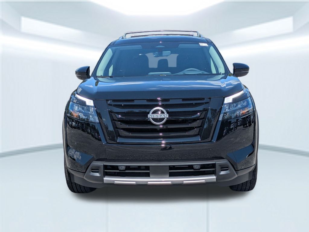 2025 Nissan Pathfinder Platinum photo 8