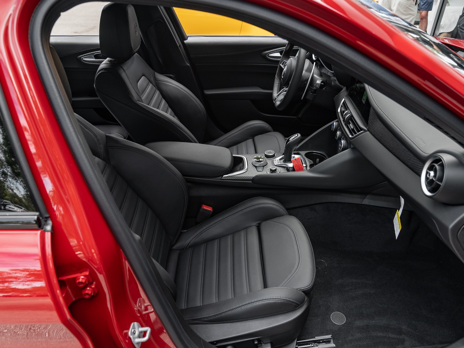 2024 Alfa Romeo Giulia Quadrifoglio photo 33