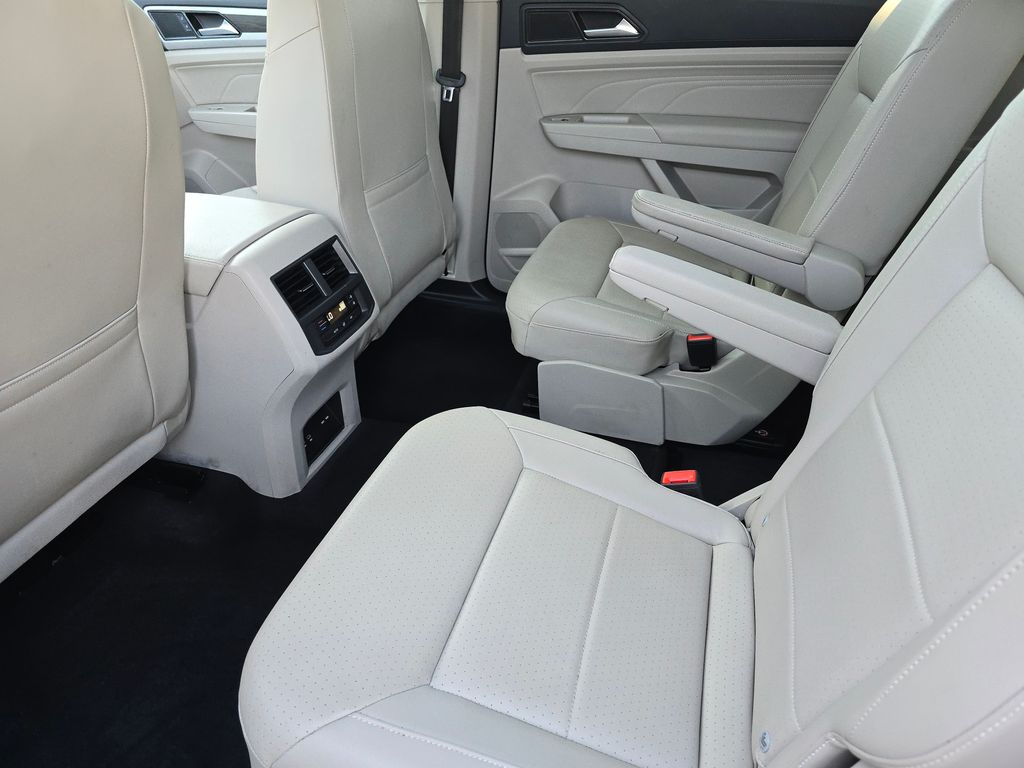 2022 Volkswagen Atlas SE Technology photo 17