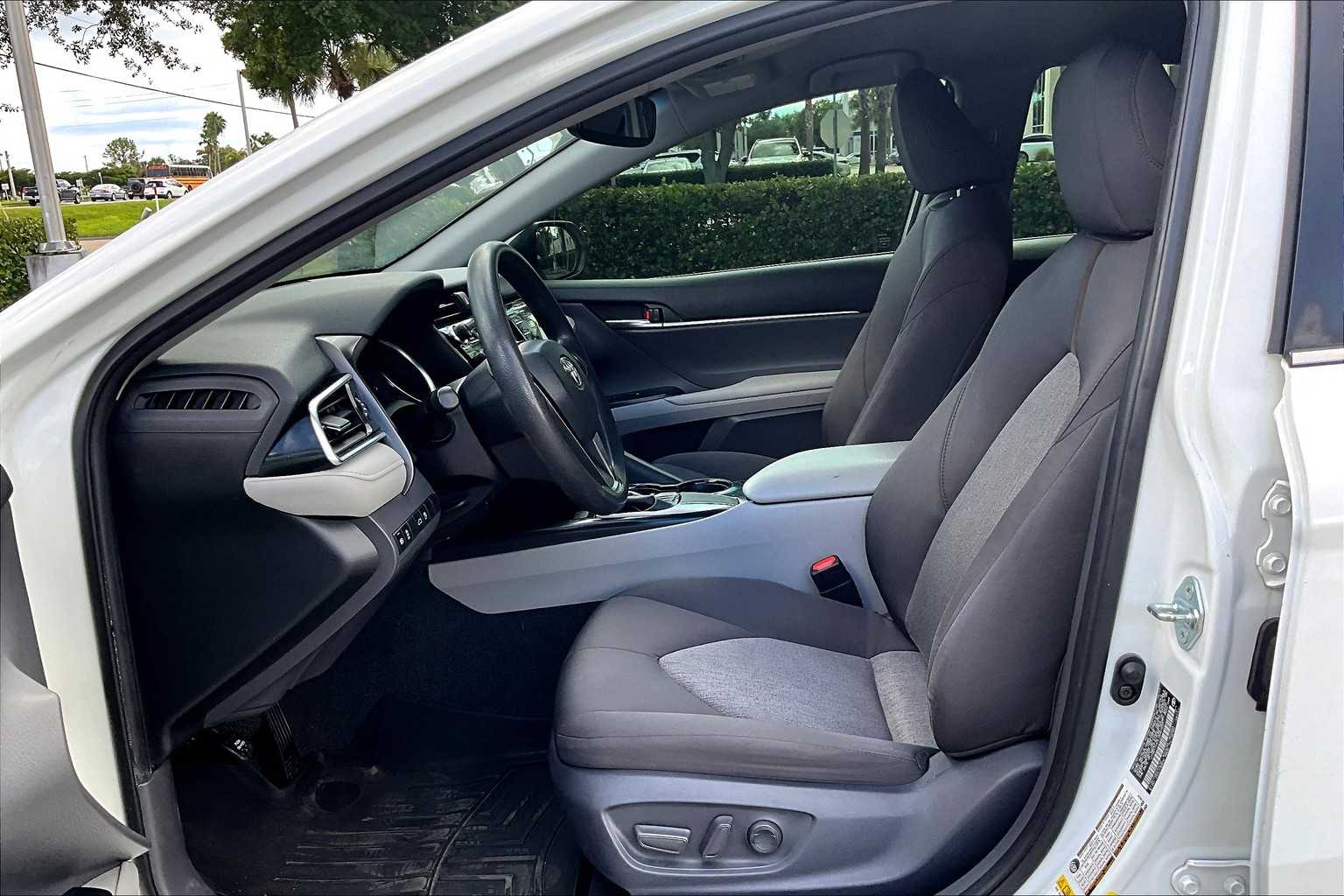 2018 Toyota Camry XLE XSE photo 7