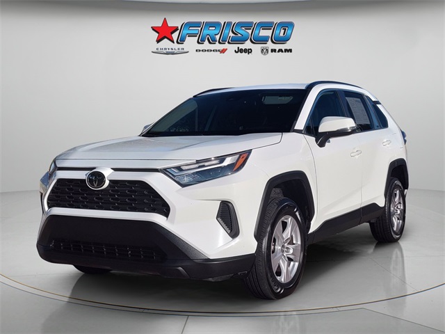 2023 Toyota RAV4 XLE photo 3