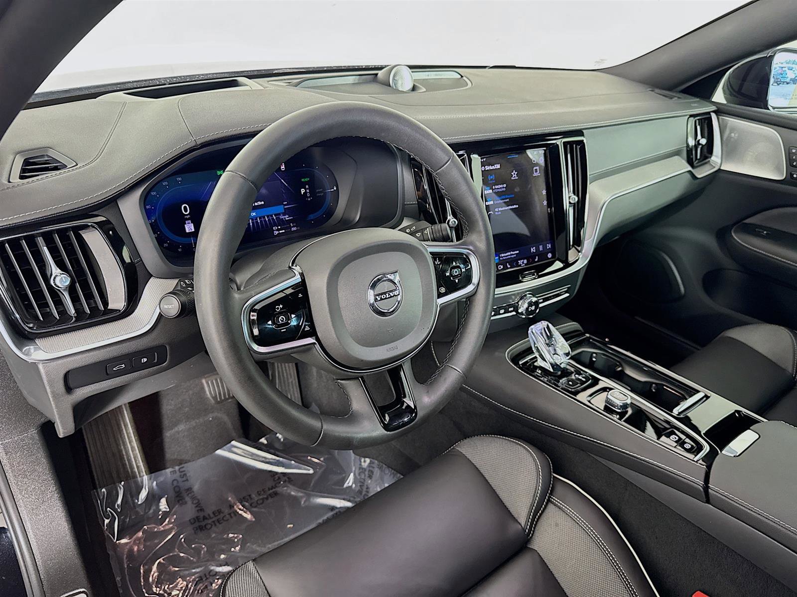 2024 Volvo S60 Recharge Ultimate Black Edition photo 9