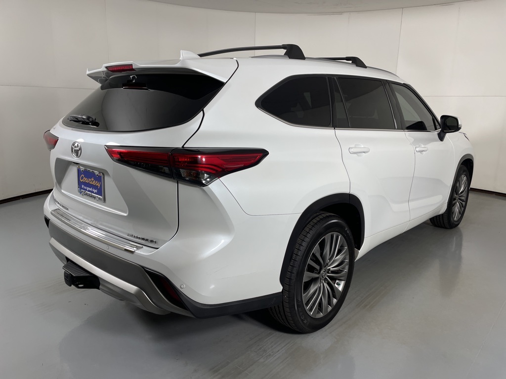 2022 Toyota Highlander Platinum photo 8