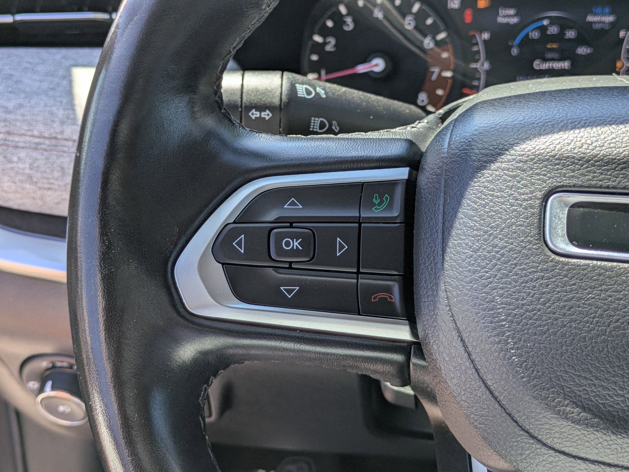 2022 Jeep Compass Latitude Lux photo 16
