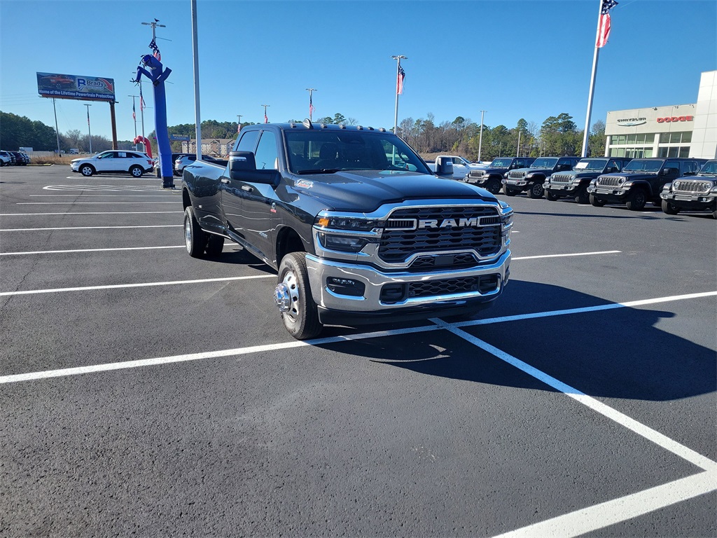 2026 RAM Ram 3500 Pickup Big Horn's photo