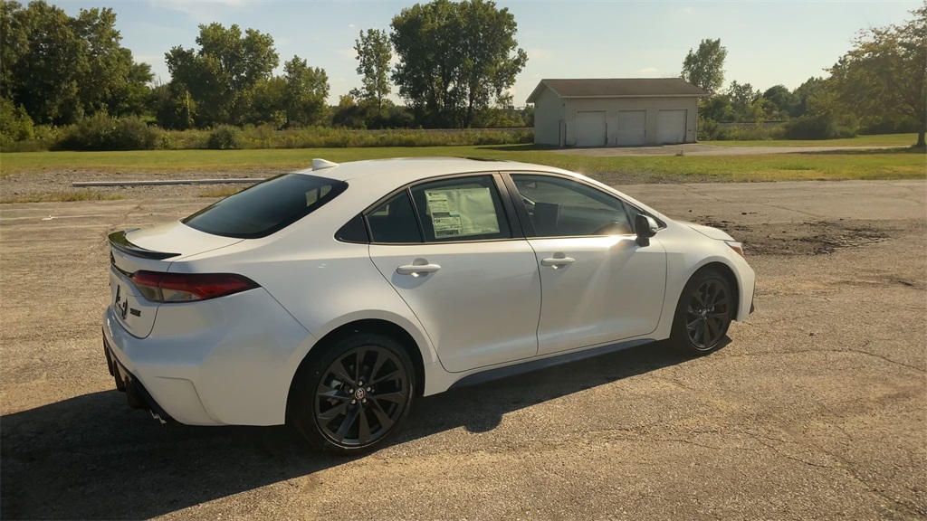 2025 Toyota Corolla XSE photo 8