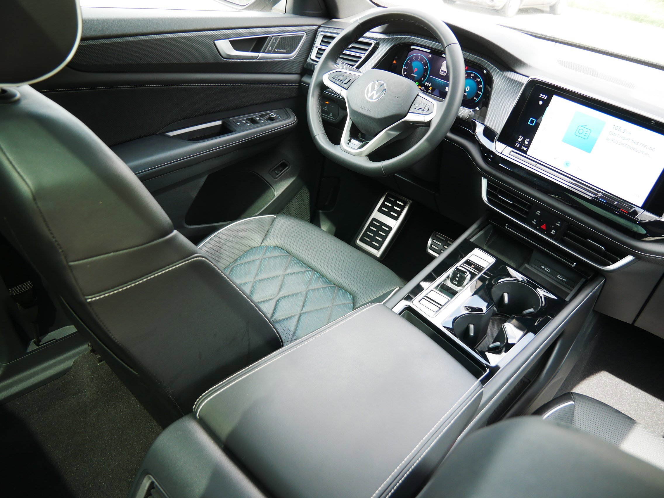2024 Volkswagen Atlas Cross Sport SEL Premium R-Line photo 13