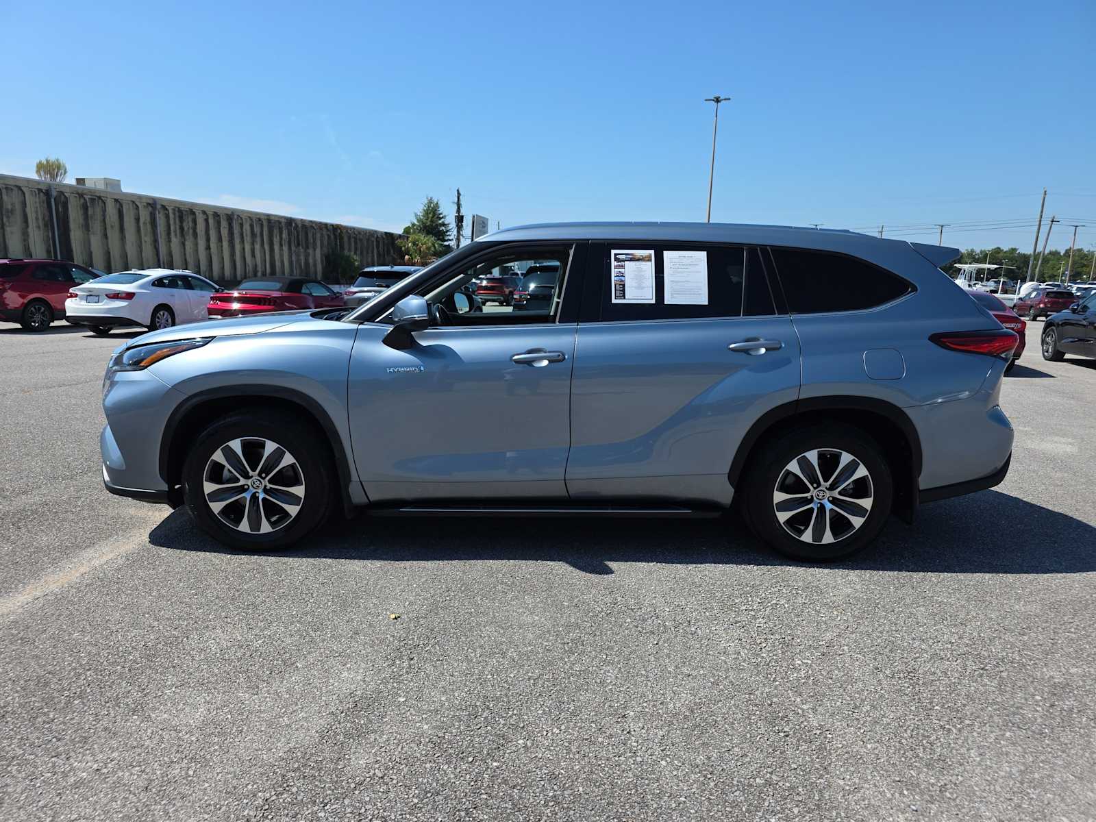 2021 Toyota Highlander Hybrid XLE photo 5