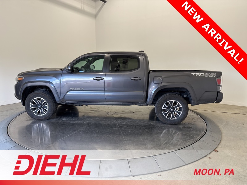 2021 Toyota Tacoma TRD Sport photo 3