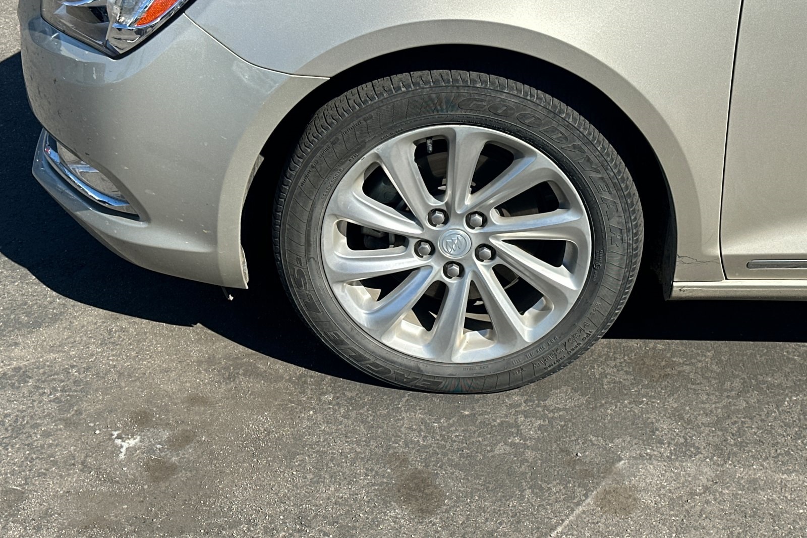 2016 Buick LaCrosse Leather photo 5
