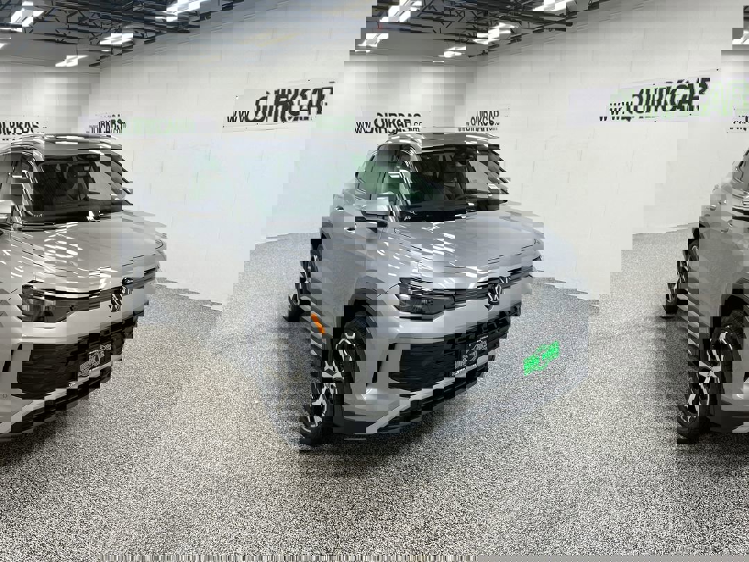 2025 Volkswagen Tiguan SE's photo