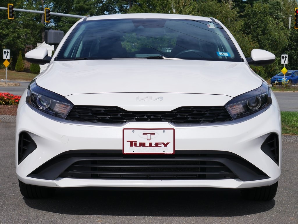 2024 Kia Forte LXS photo 2