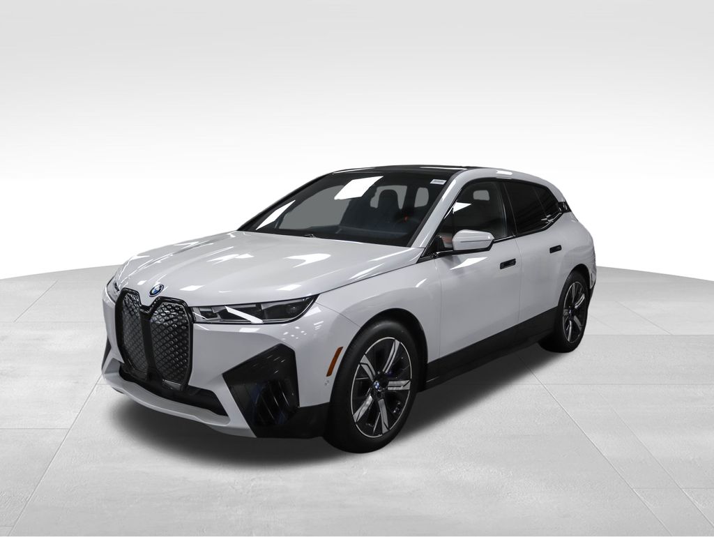 2025 BMW iX M60's photo