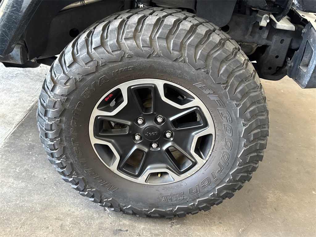 2015 Jeep Wrangler Unlimited Rubicon photo 3