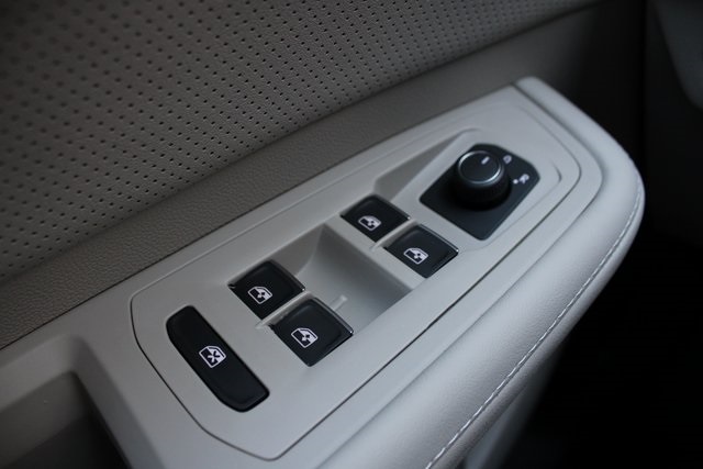 2026 Volkswagen Atlas SE Technology photo 15