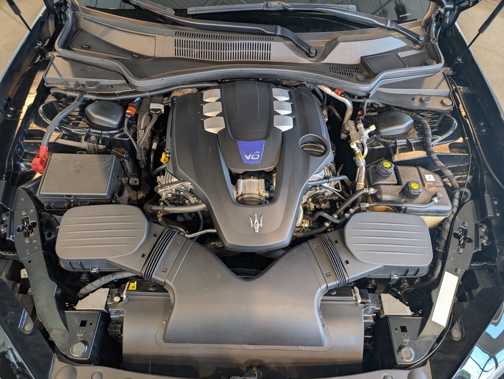 2021 Maserati Ghibli S Q4 photo 32
