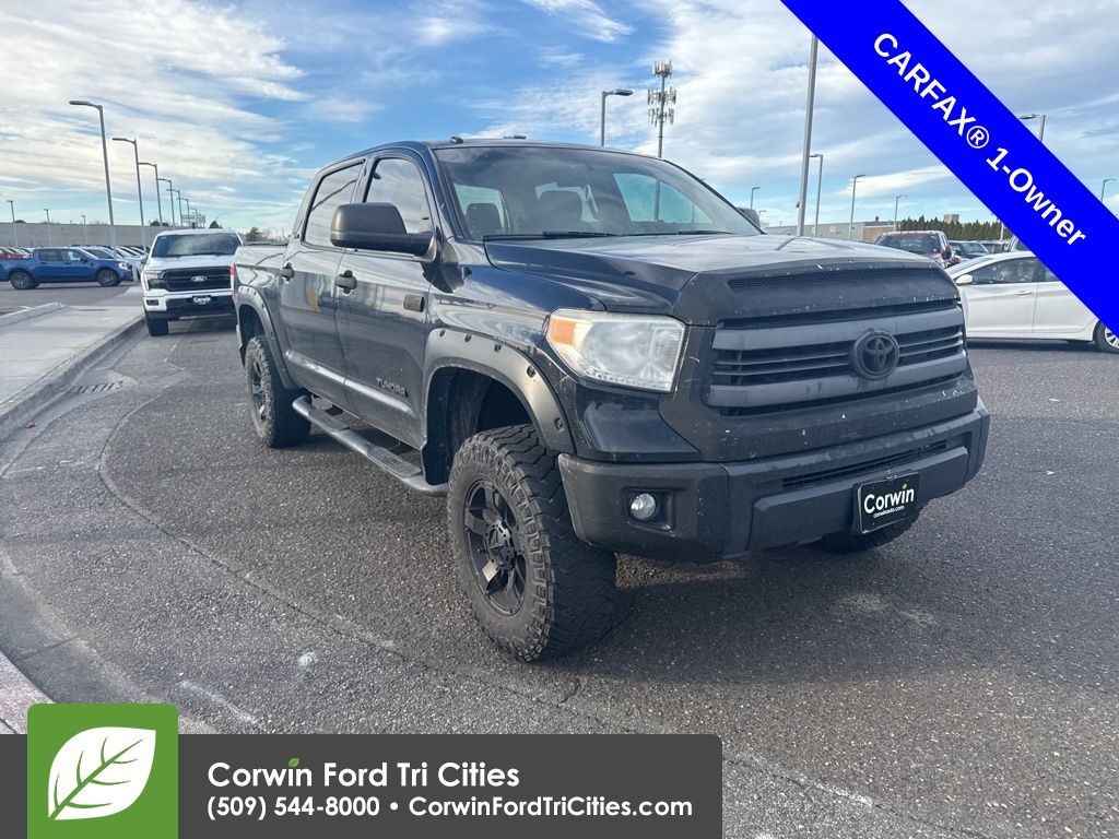 2015 Toyota Tundra SR5's photo