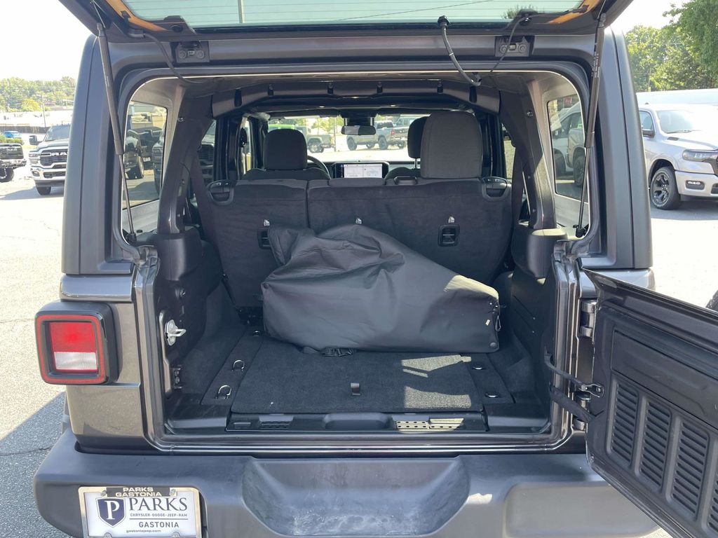 2024 Jeep Wrangler Sport S photo 37