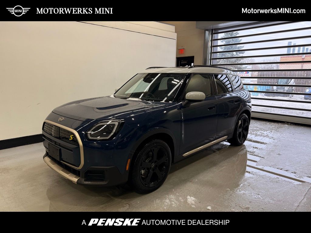 2025 MINI Countryman SE's photo