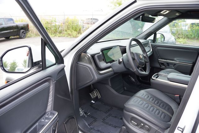 2023 Rivian R1T Adventure photo 14