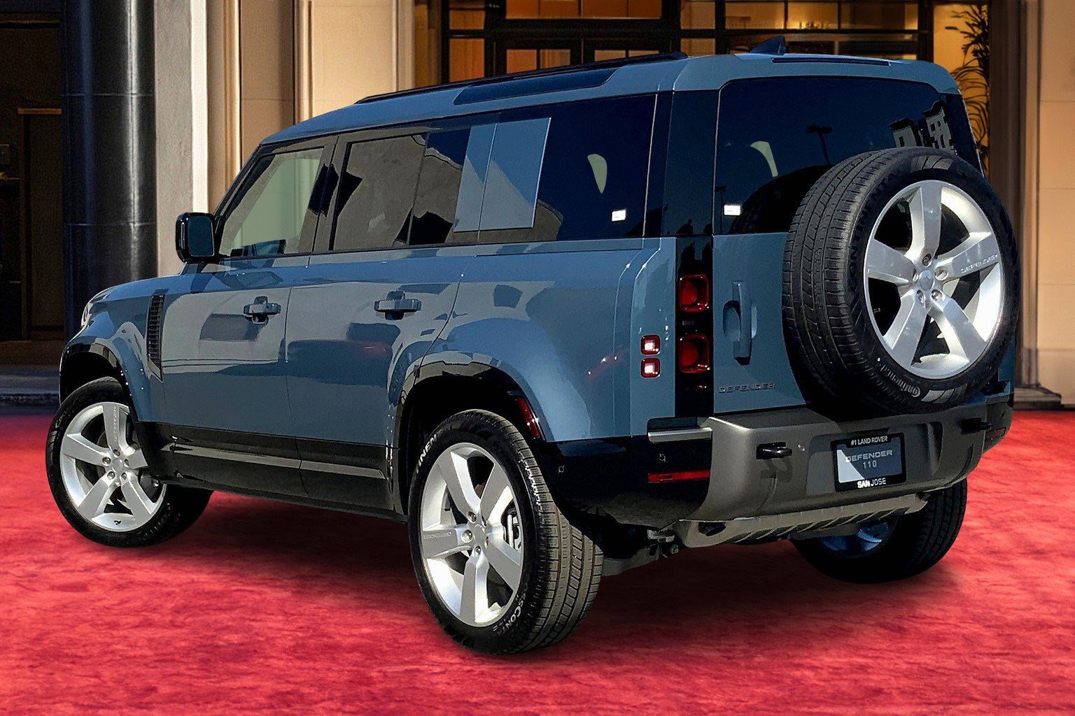 2025 Land Rover Defender 110 X-Dynamic SE photo 3