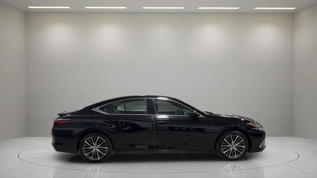 2022 Lexus ES 350 photo 4