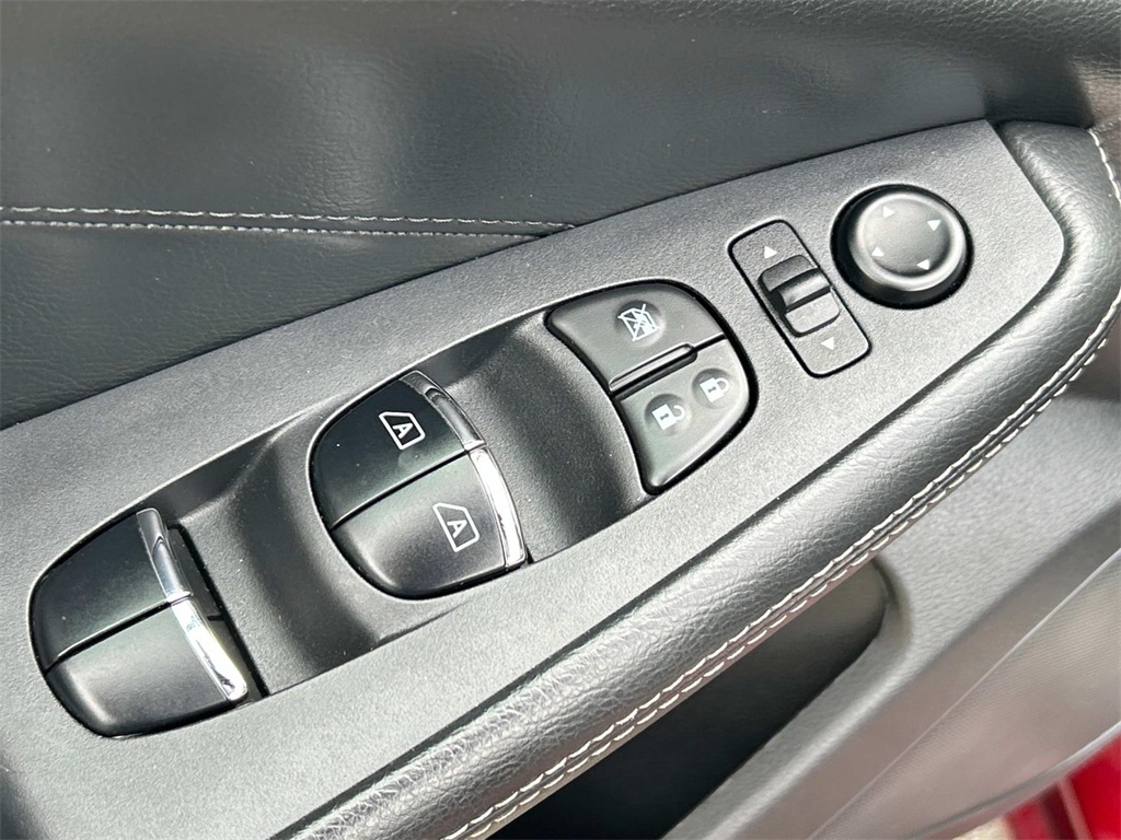 2019 Nissan Maxima SL photo 17