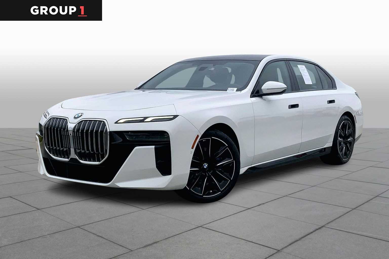 2024 BMW 7 Series 740i's photo