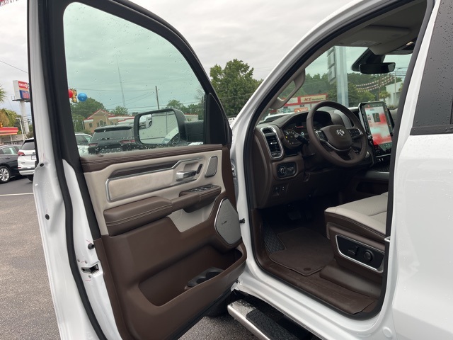 2026 Ram 1500 Laramie photo 4