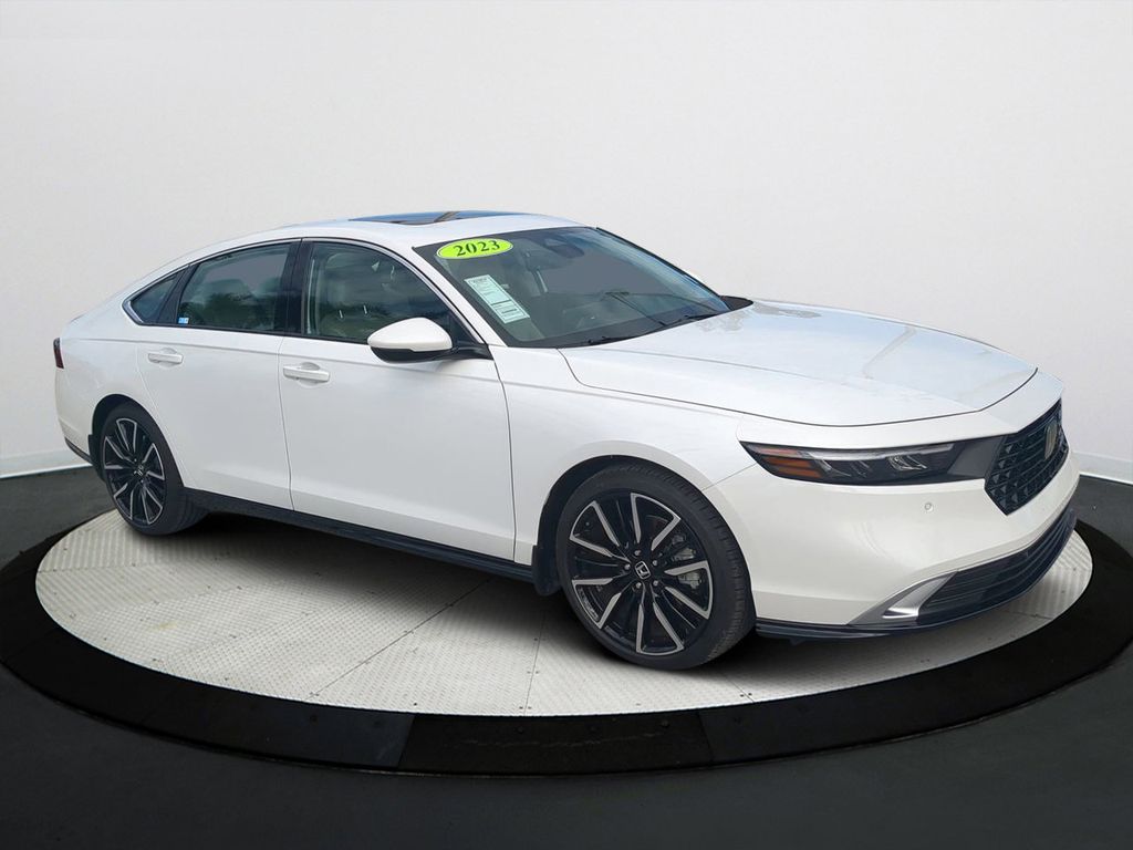 2023 Honda Accord Hybrid Touring photo 2