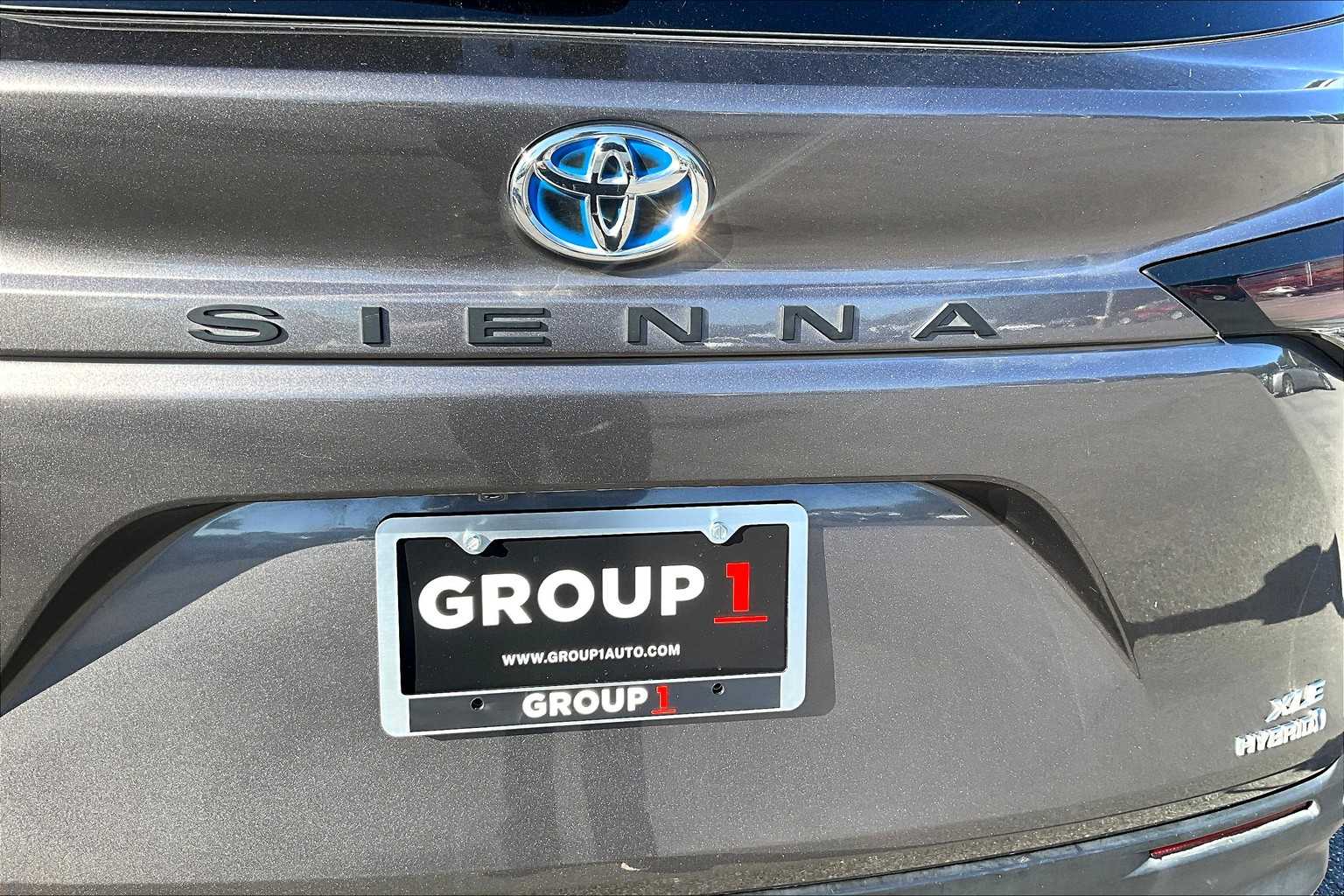 2024 Toyota Sienna XLE photo 29