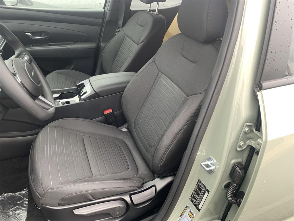 2026 Hyundai Santa Cruz SE photo 3