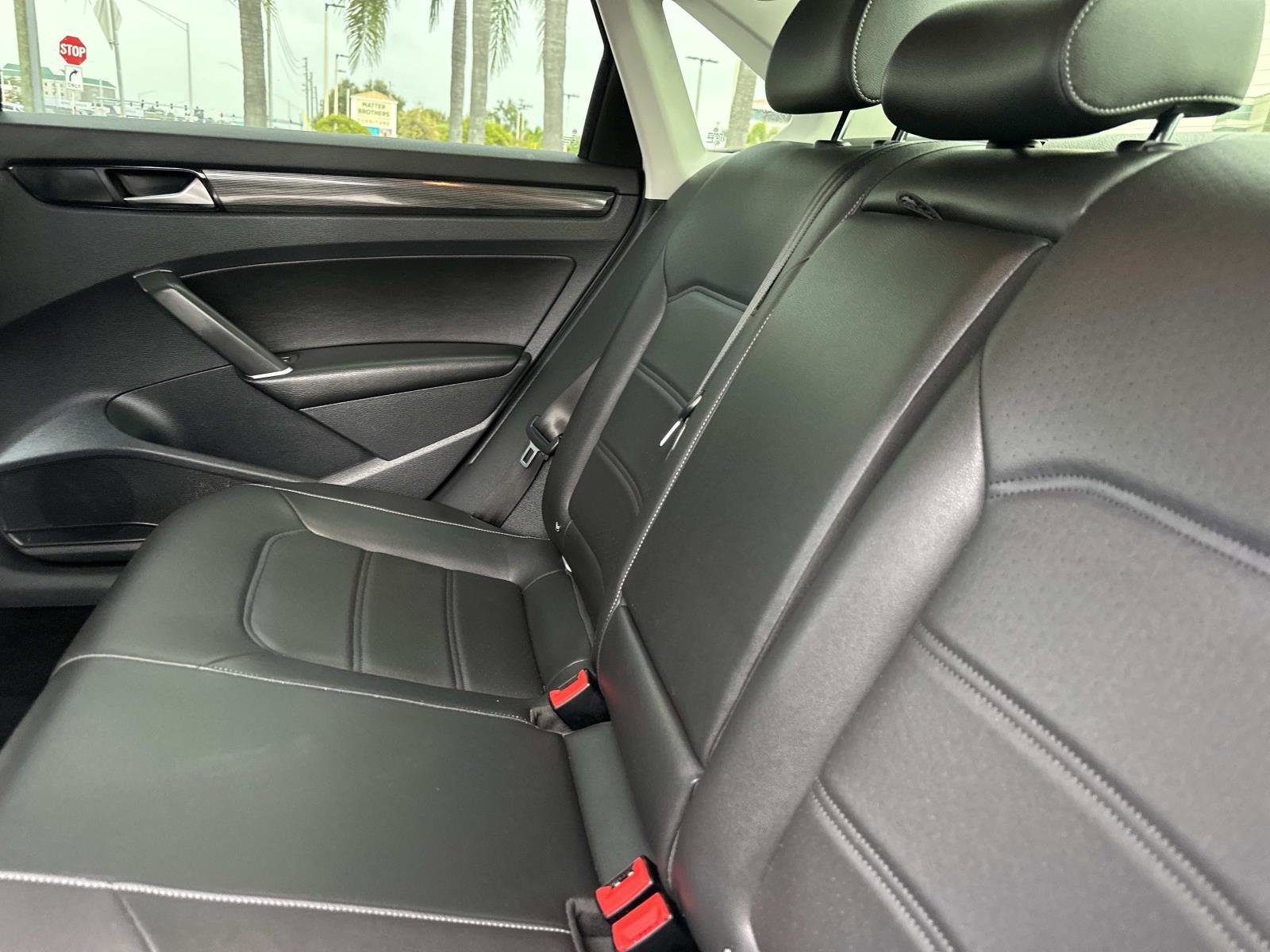 2020 Volkswagen Passat 2.0T R-Line photo 10