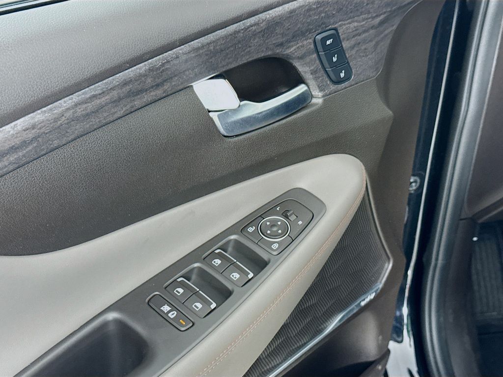 2020 Hyundai Santa Fe Limited photo 22