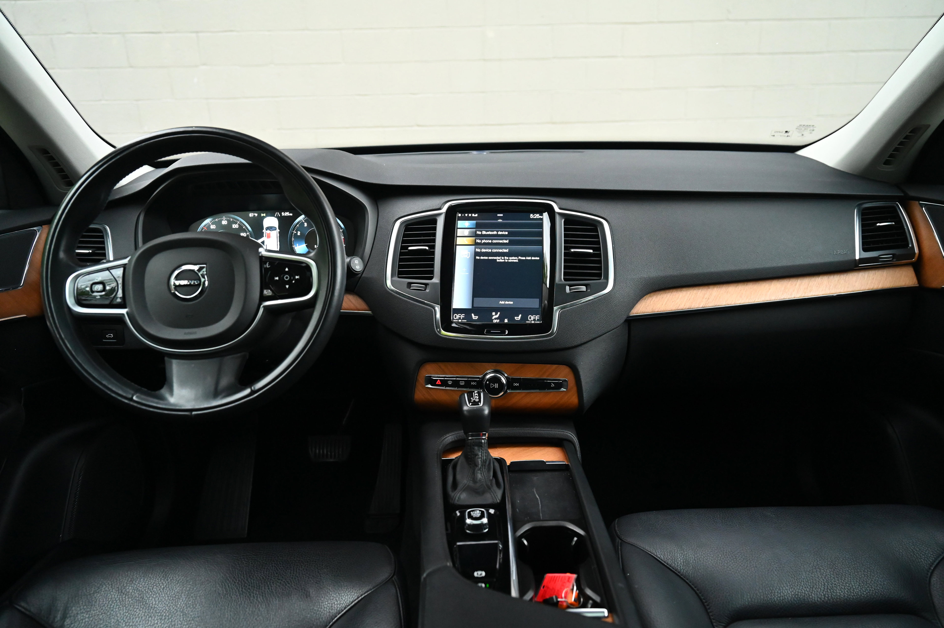 2022 Volvo XC90 T6 Momentum photo 30
