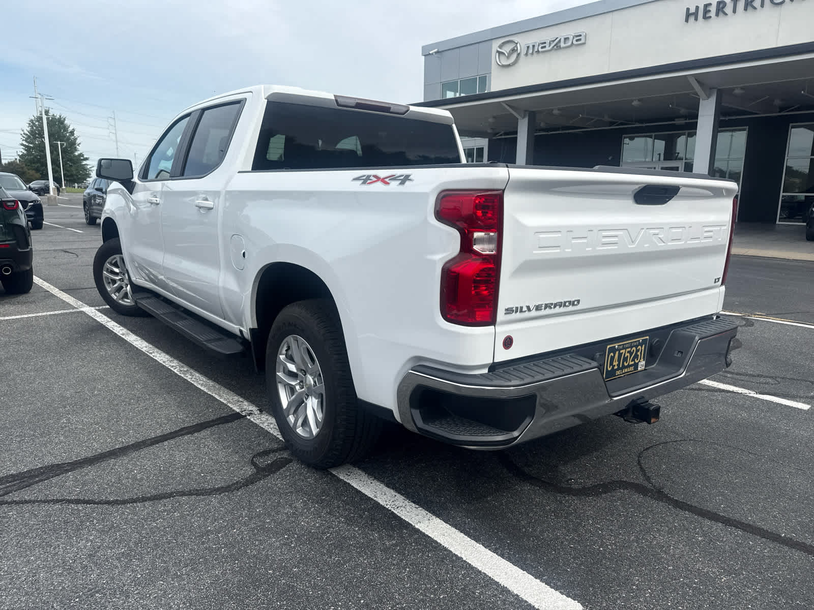 2020 Chevrolet Silverado 1500 LT photo 5
