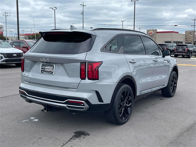 2023 Kia Sorento SX photo 2