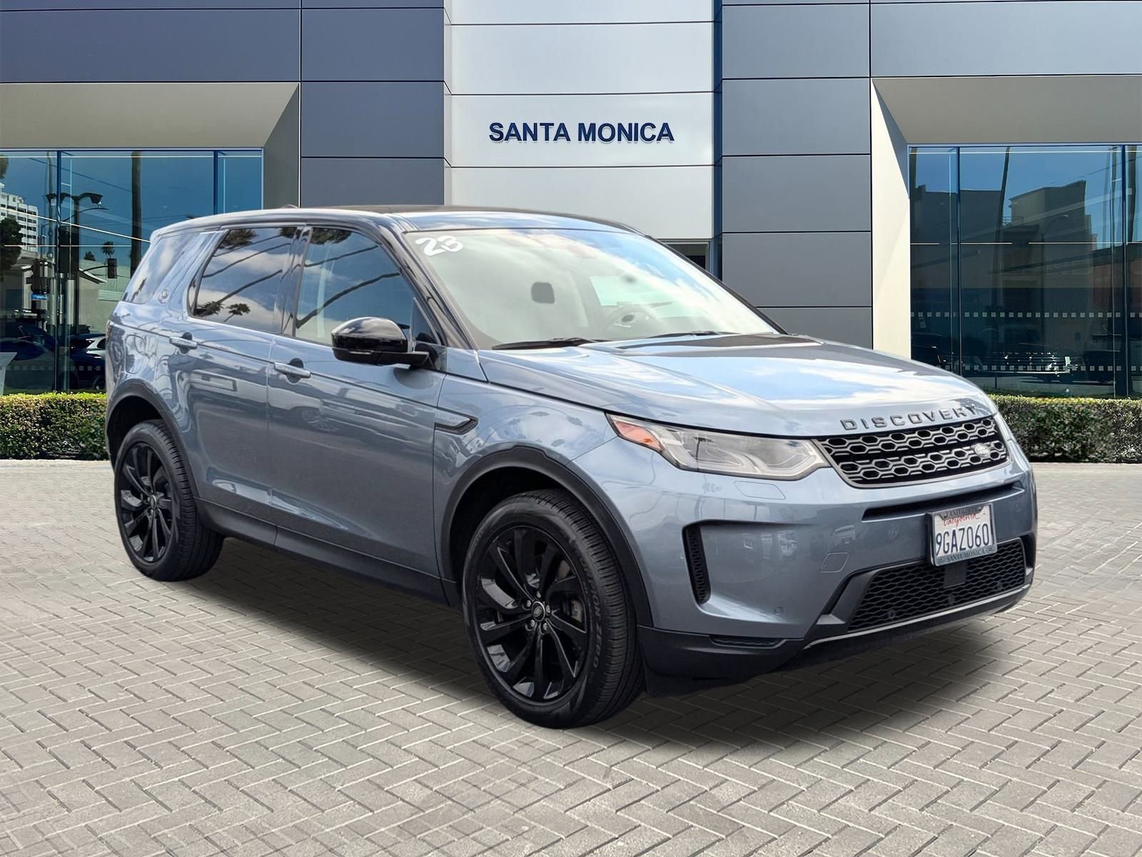 2023 Land Rover Discovery Sport SE photo 3