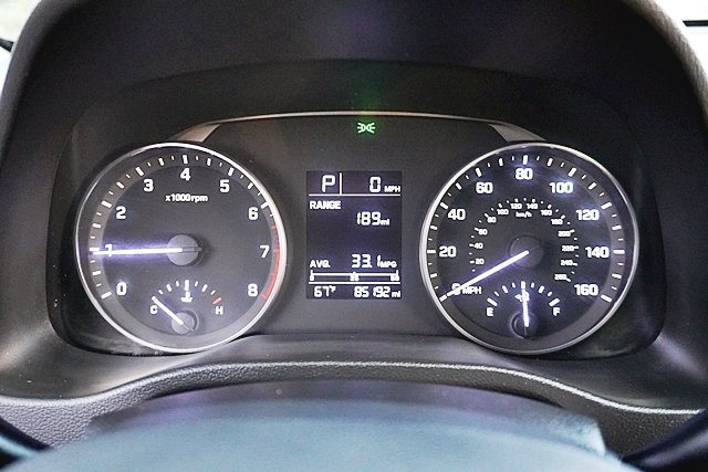 Used 2018 Gray Hyundai SE image 24